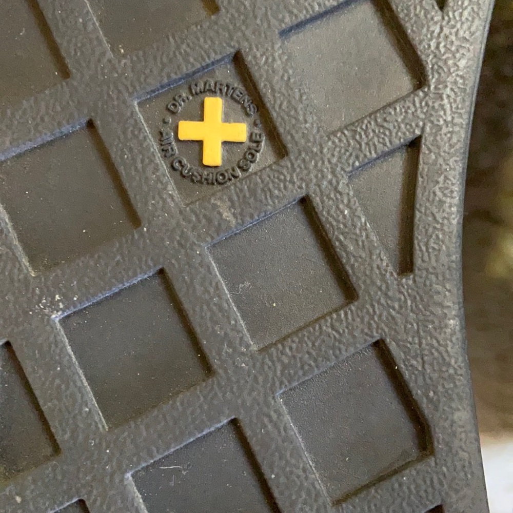 Dr. Martens Hawaiian Hackney - Picture 14 of 16